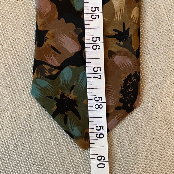 R. Andreotti vintage silk tie, large floral print, teal blue, tan & black - Picture 9 of 9
